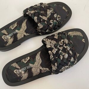 Johnny Was Black Metallic Woven Crane Sandals are New w/o Box: Size 9